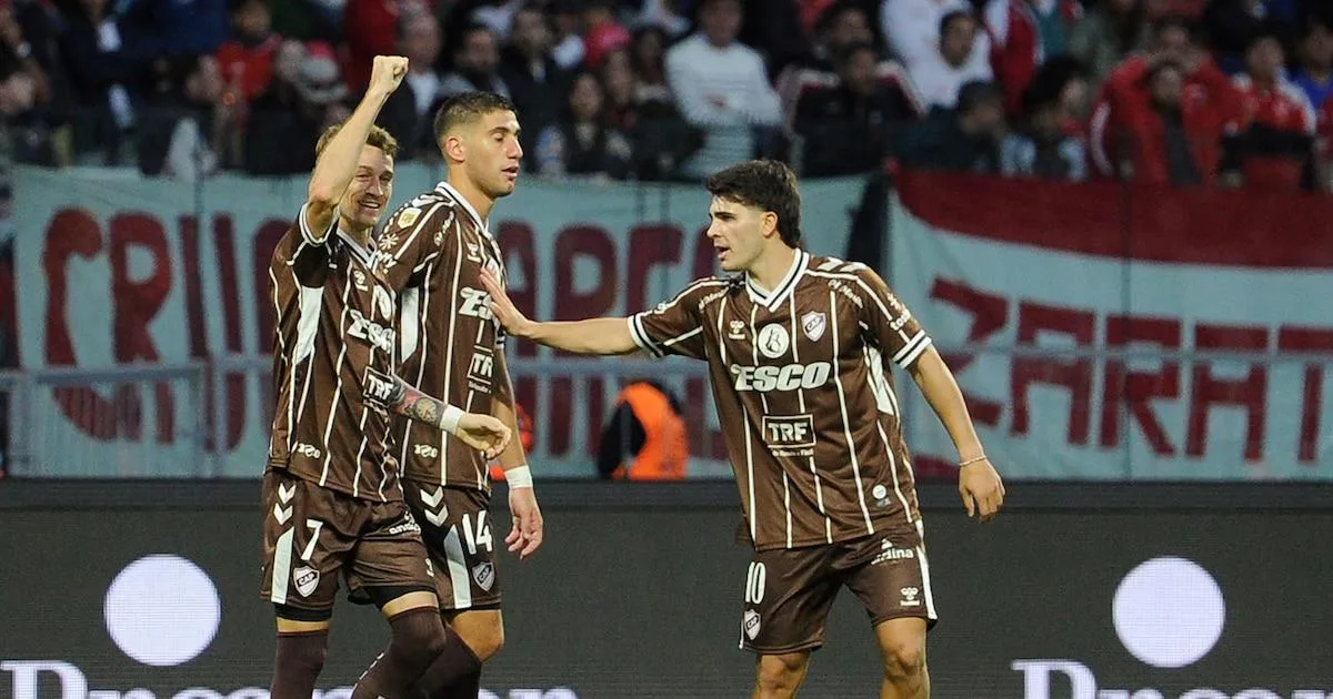 Platense se consagra campeón con un golazo de Mainero y controversia sobre falta previa