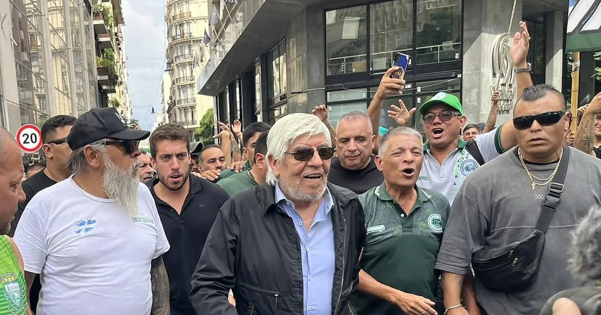Hugo Moyano: entre guiños al Gobierno y críticas, un panorama adverso