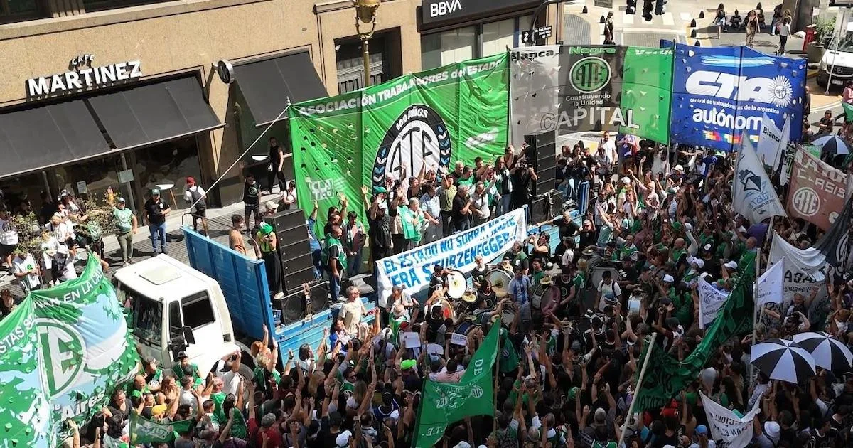 El Gobierno deroga asueto por Día del Trabajador del Estado con excepción única