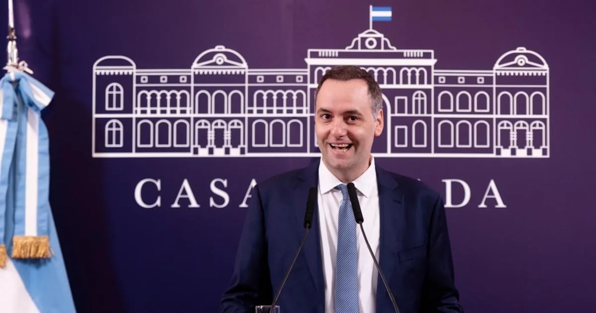 Eliminación del feriado por el Día del Trabajador del Estado: una decisión presidencial impactante