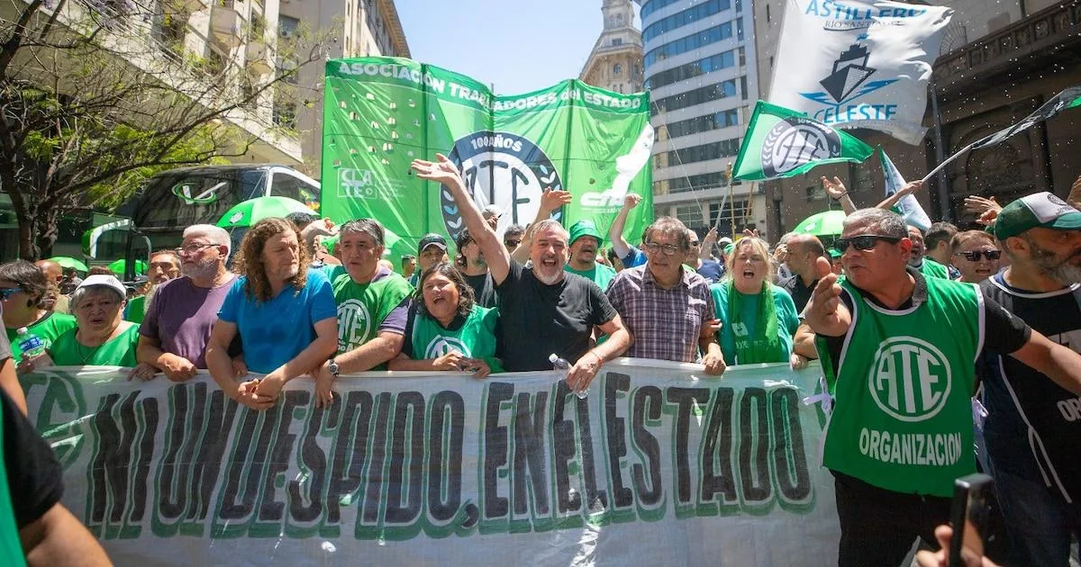 Gobierno apela suspensión del Día del Trabajador del Estado: Controversia en aumento