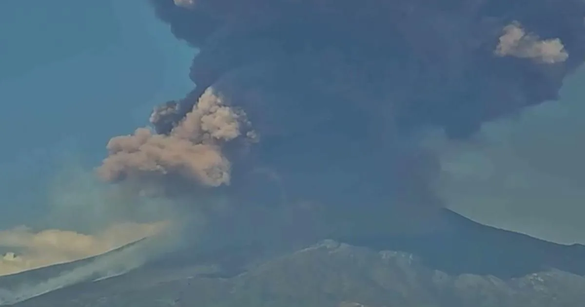 Nueva erupción del Etna genera alerta en Sicilia: colada de material piroclástico