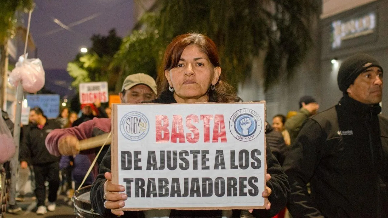 Marcha del SOEM por recomposición salarial para trabajadores municipales