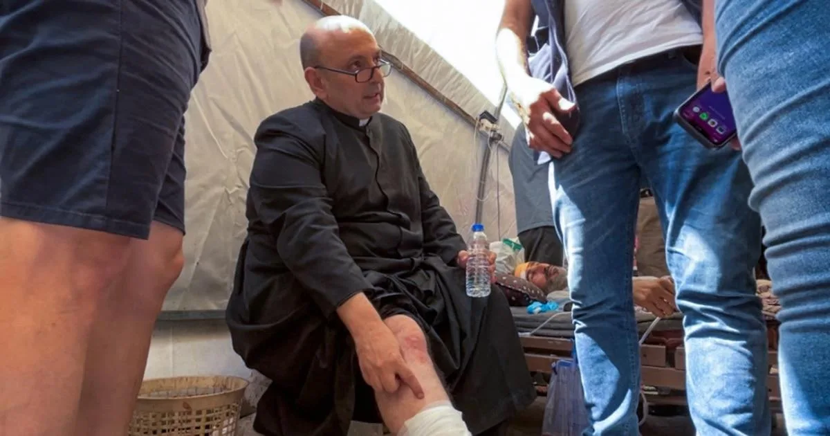 Cura argentino herido en ataque a la parroquia en Gaza: impactante relato