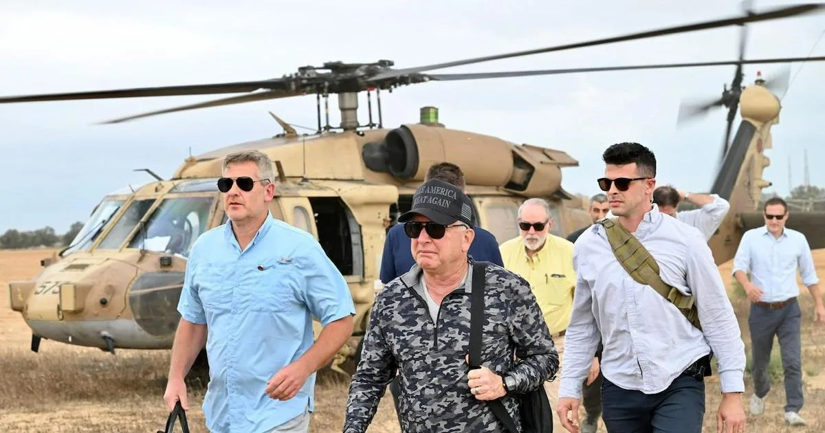 El enviado de Donald Trump visitó centros de distribución de alimentos en Gaza mientras la crisis humanitaria empeora