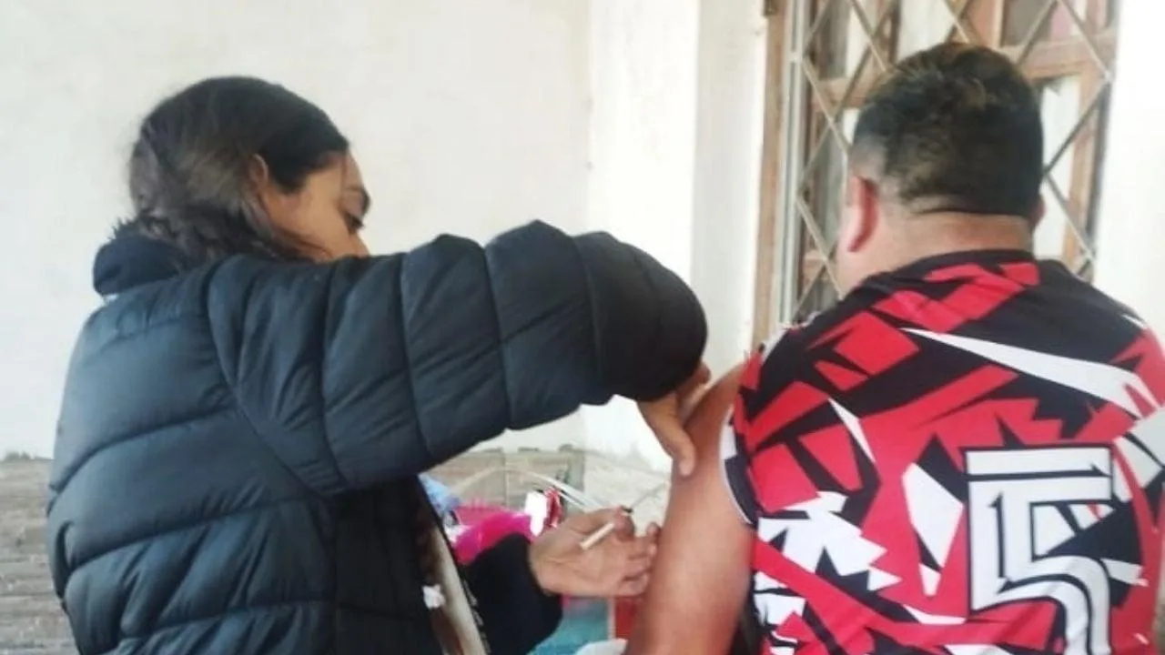 Campaña de vacunación contra el dengue en 14 barrios de la Capital