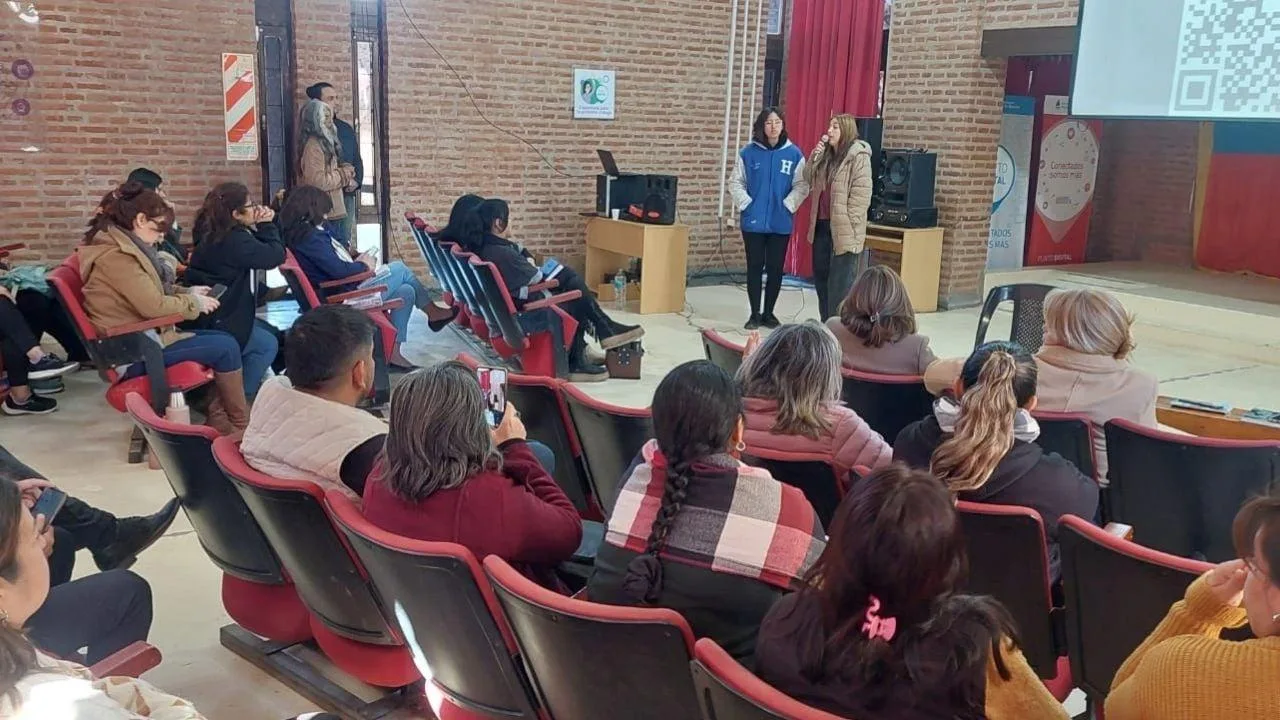 Capacitación en Icaño sobre Atención Integral de la Salud Adolescente