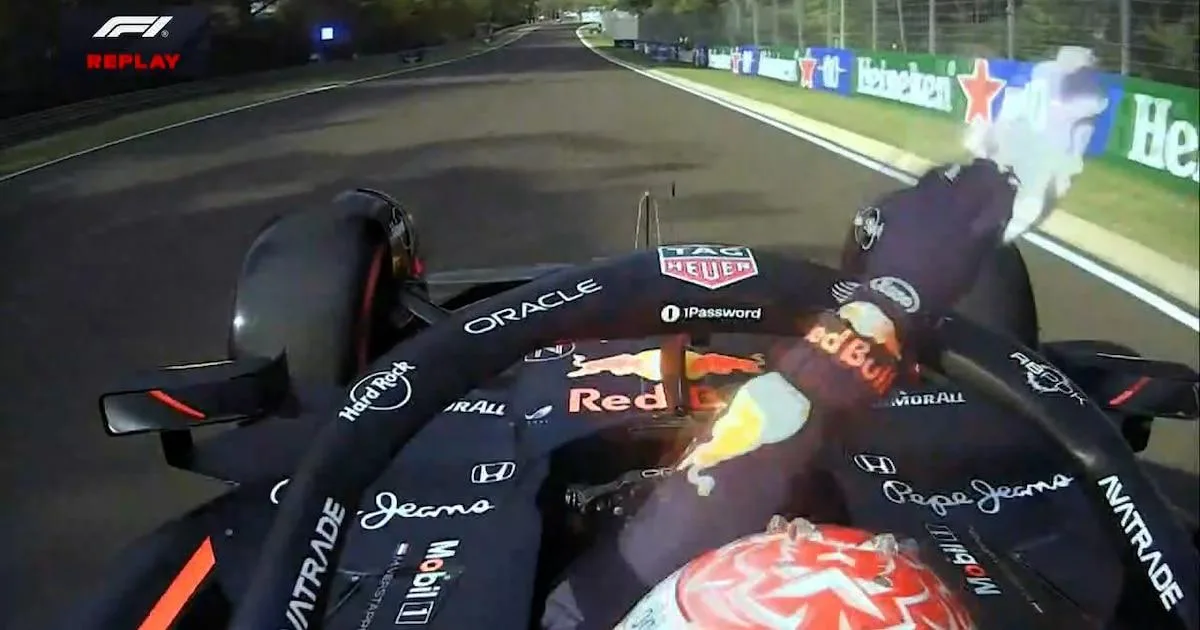El incidente más extraño de Max Verstappen en la Fórmula 1: se olvidó una toalla en su coche y la arrojó afuera de la pista