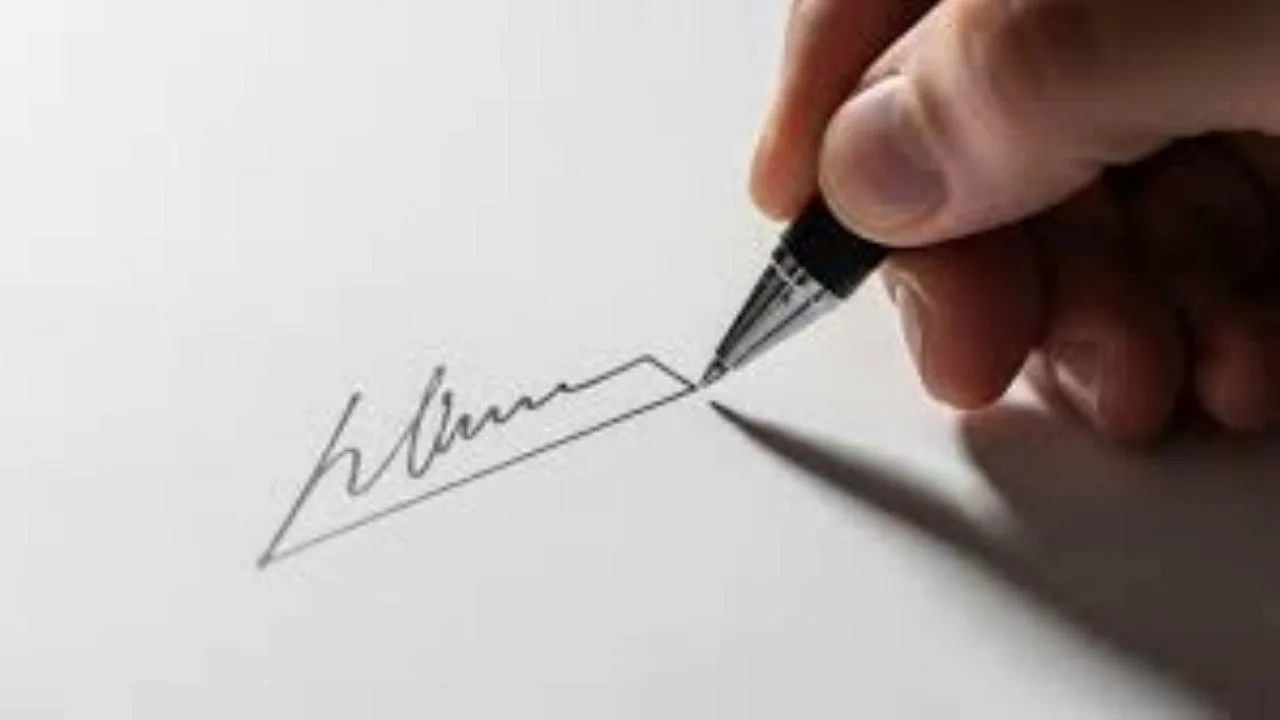 El arte de la grafología: ¿qué revela subrayar el nombre en la firma?