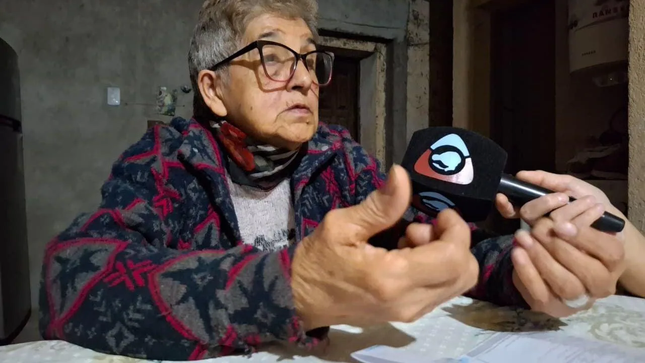 Vecina de ECSAPEM denuncia corte de luz indebido y maltrato al cliente
